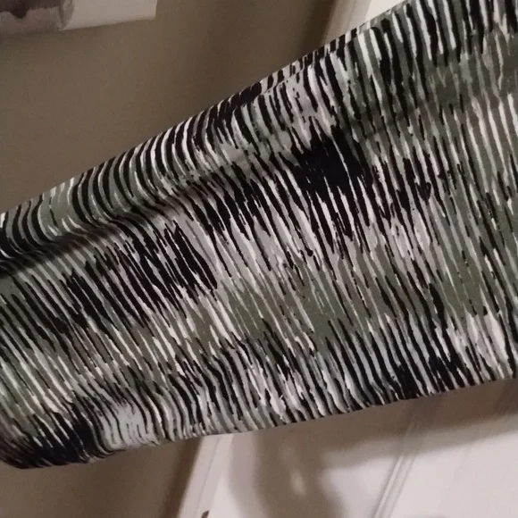 Dress - Picture 4 of 6